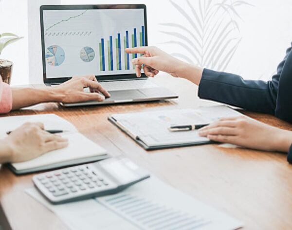 Accounting-And-Financial-Reporting-1-800x563