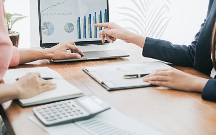 Accounting-And-Financial-Reporting-1-800x563