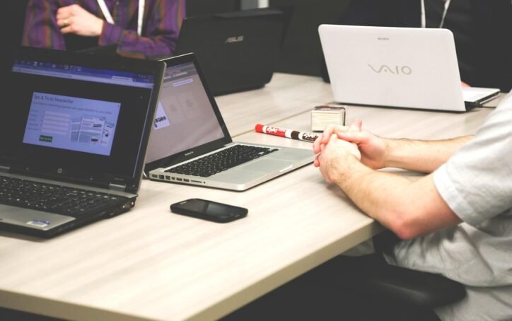 laptops-593296_1280;;;;;